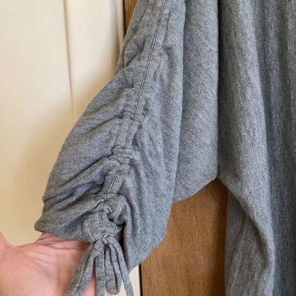 Max Studio Scrunch Sleeve Crew Neck - Picture 12 of 12